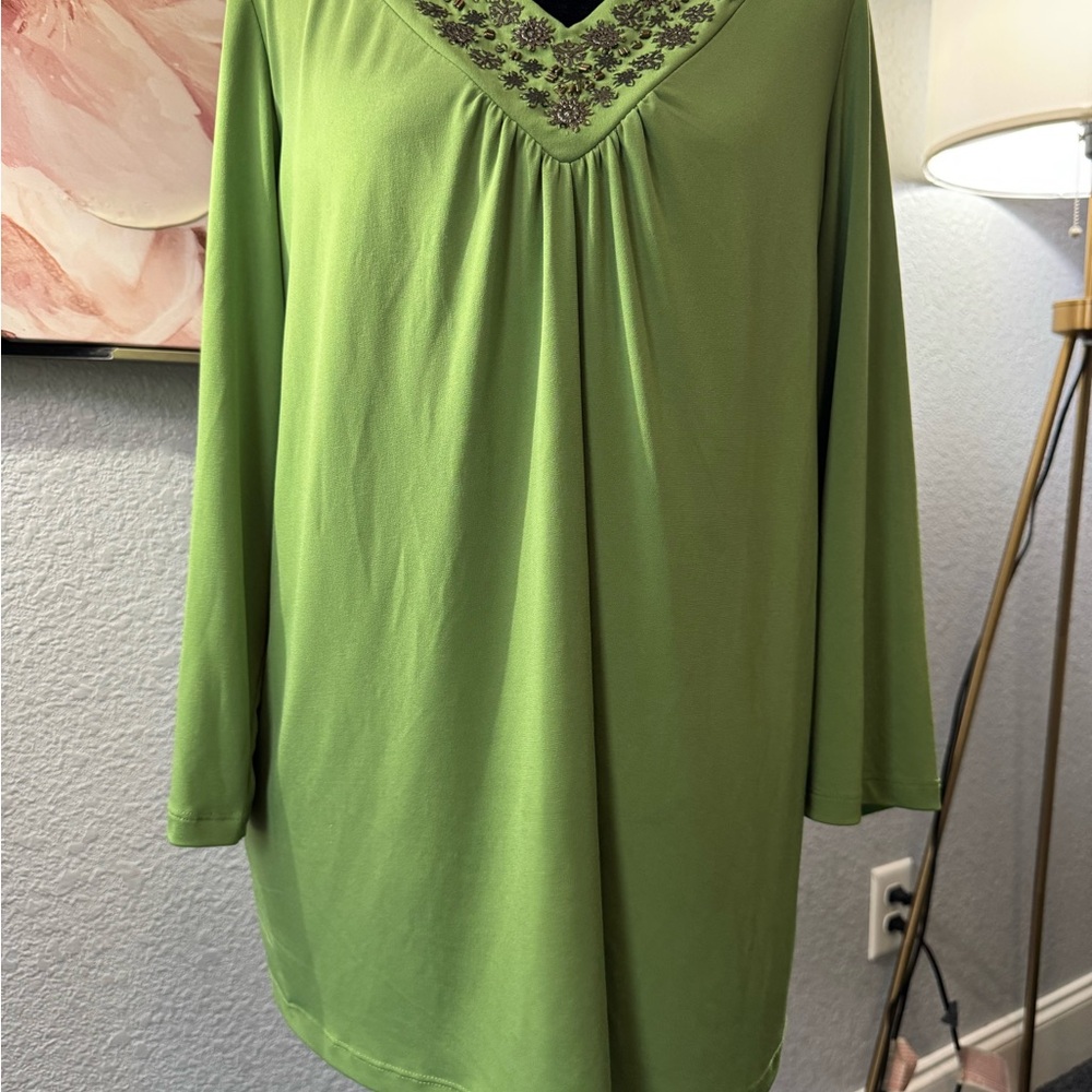 Susan graver Green Embroidered Women's Top
